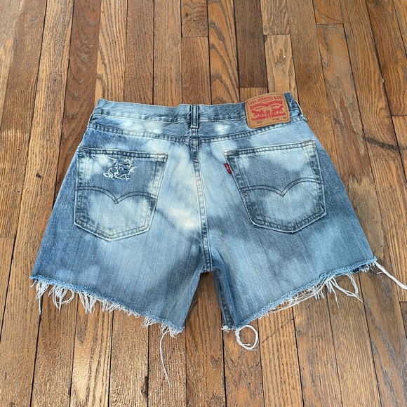 Vintage Levis Distressed Cut Off Jean Shorts - Picture 2 of 4